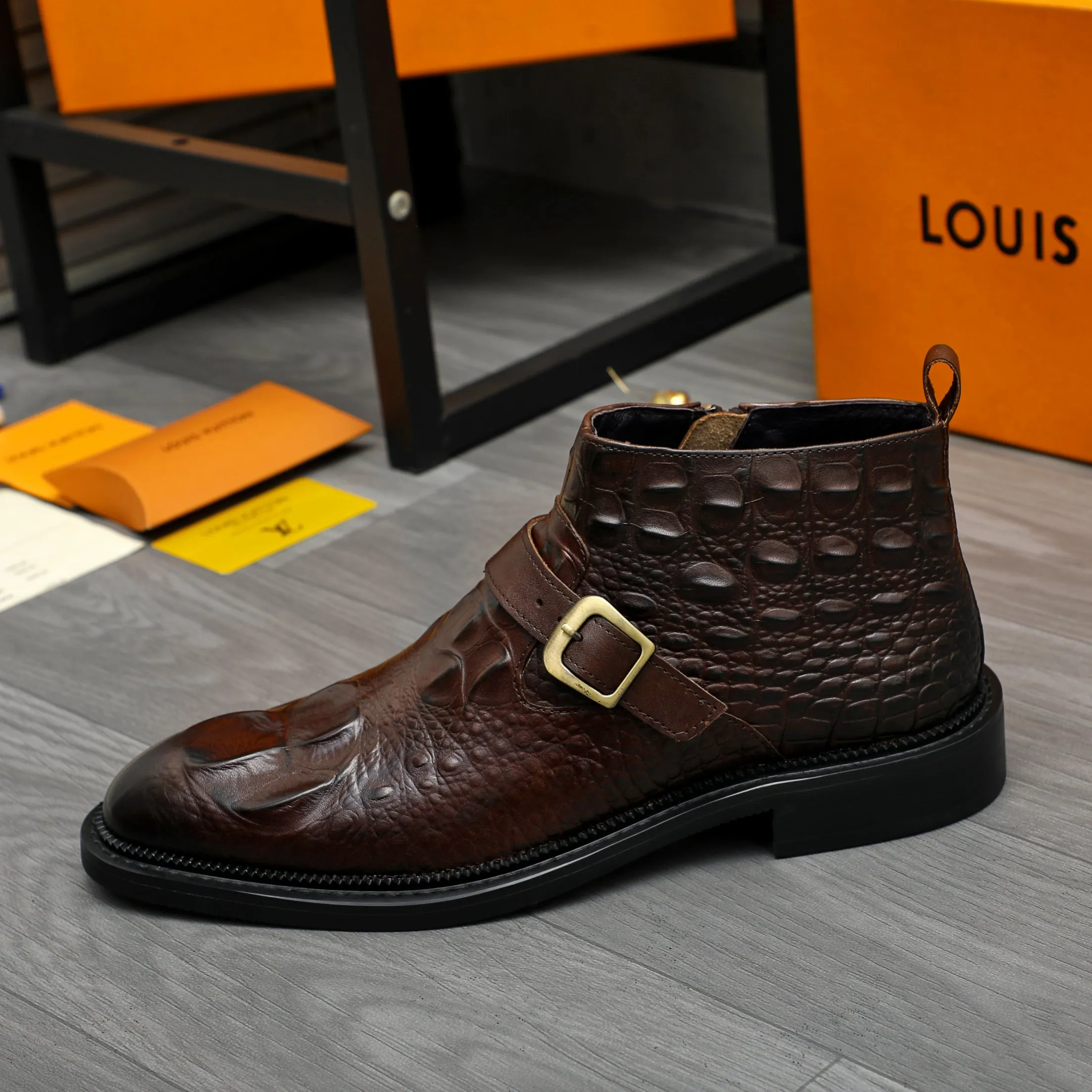 Men's shoes 💰p620 Product trademark: LV "Louis Vuitton" high-top business leather shoes Regular size: 37-46 (37.46 is custom-made and non-returnable) Product materials: Selected color-brushed crocodile pattern cowhide upper, pigskin lining, rubber outsole